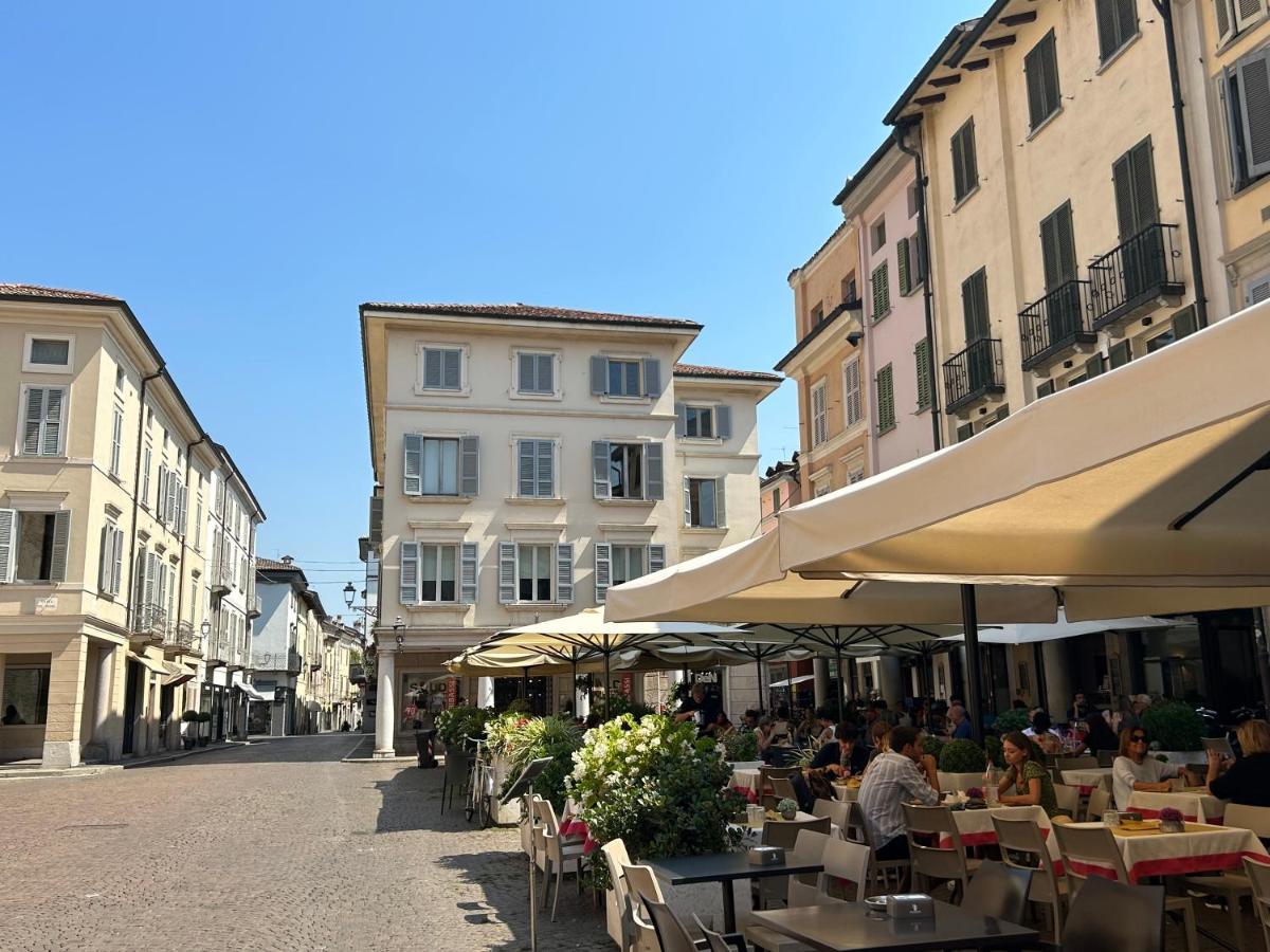 D-Place Apartment Piazza Duomo Crema Exterior photo